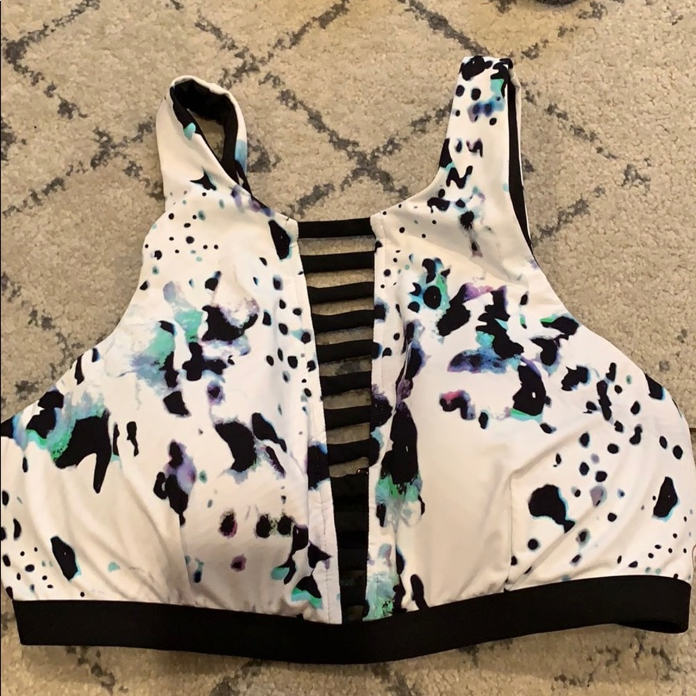 Calia by Carrie Underwood swim top medium NWT
